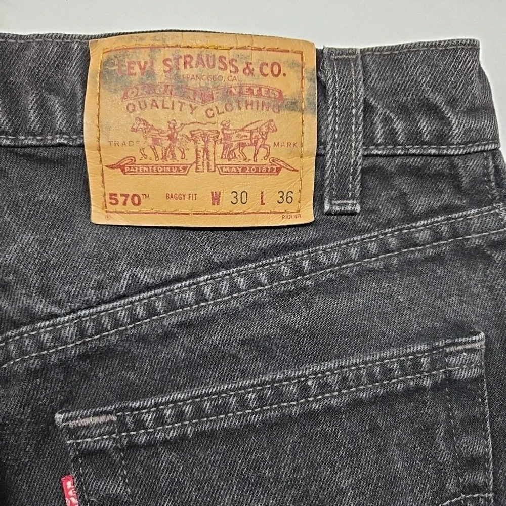 Vintage Levis 570 Jeans Mens Baggy Fit Wide Black 90s